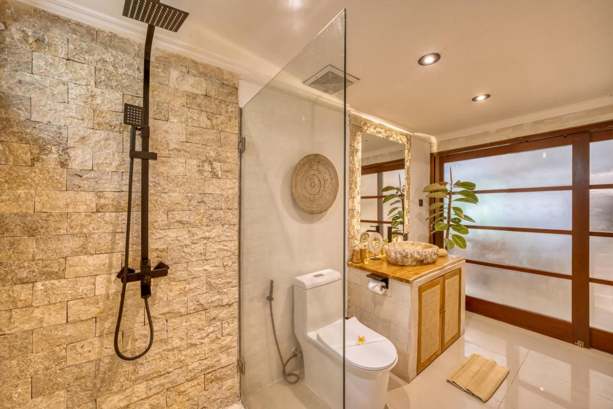 Aurora - Private 6 Bdr In Seminyak, Prime Location, Pool & Garden