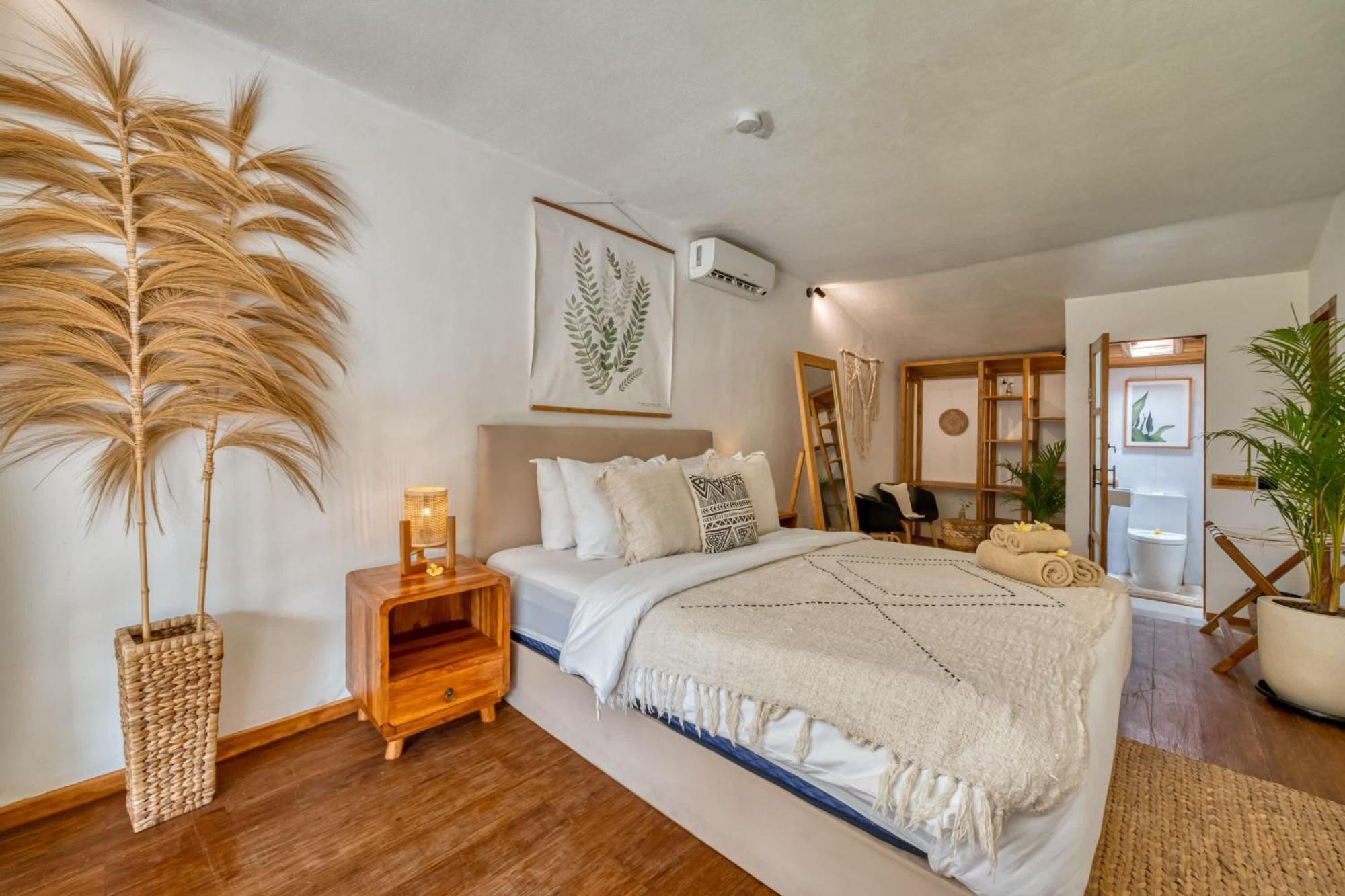 Aurora - Private 6 Bdr In Seminyak, Prime Location, Pool & Garden Seminyak (Bali)