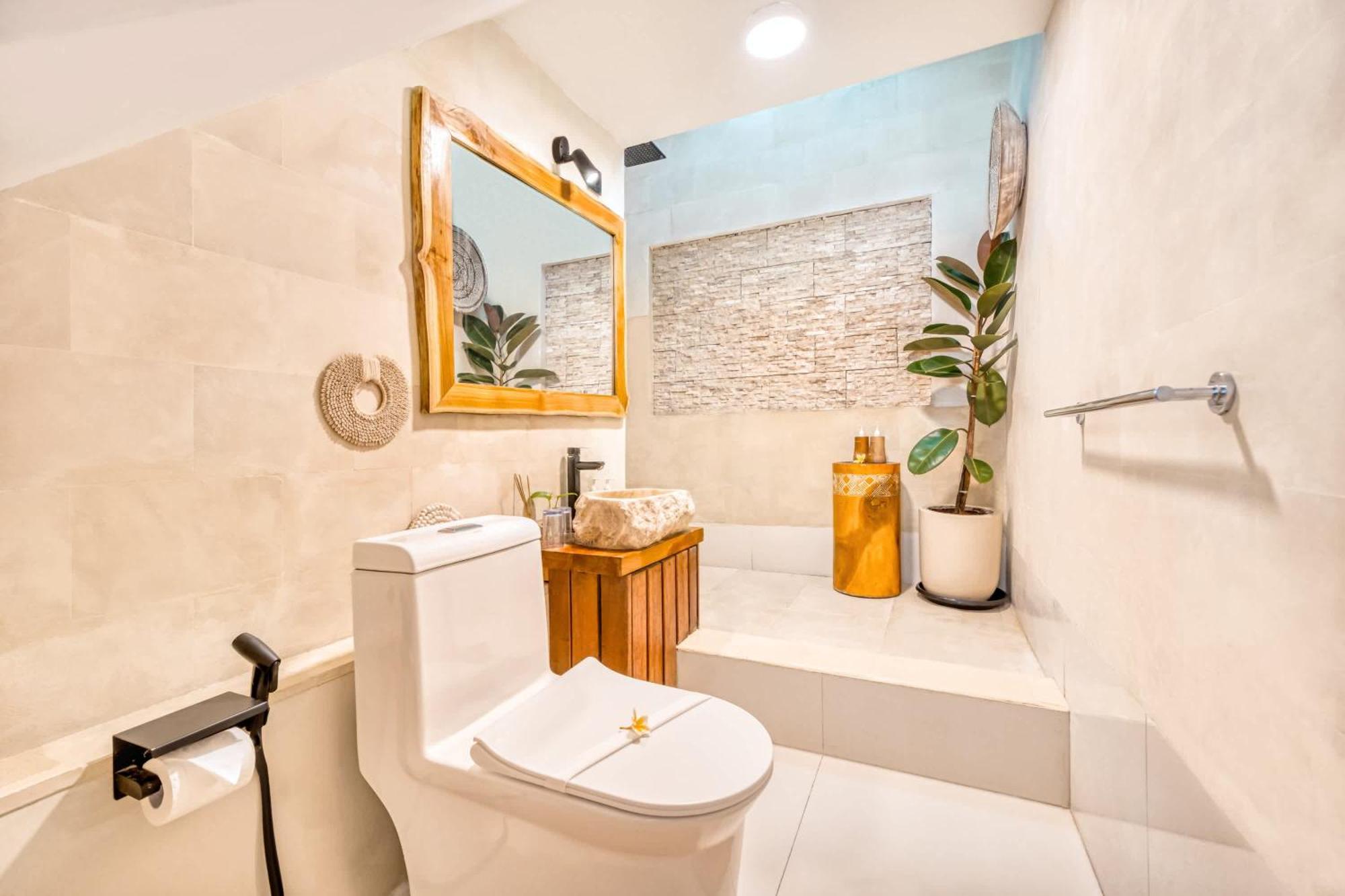 Aurora - Private 6 Bdr In Seminyak, Prime Location, Pool & Garden Villa *
