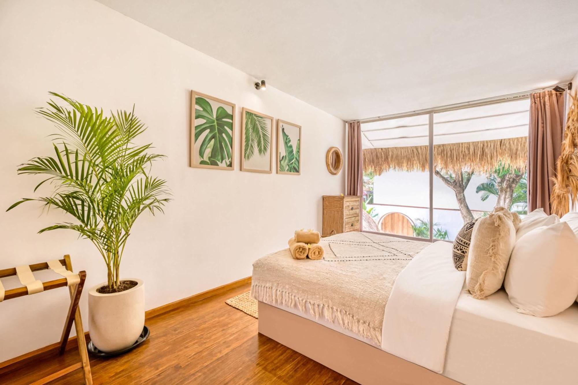 Aurora - Private 6 Bdr In Seminyak, Prime Location, Pool & Garden *