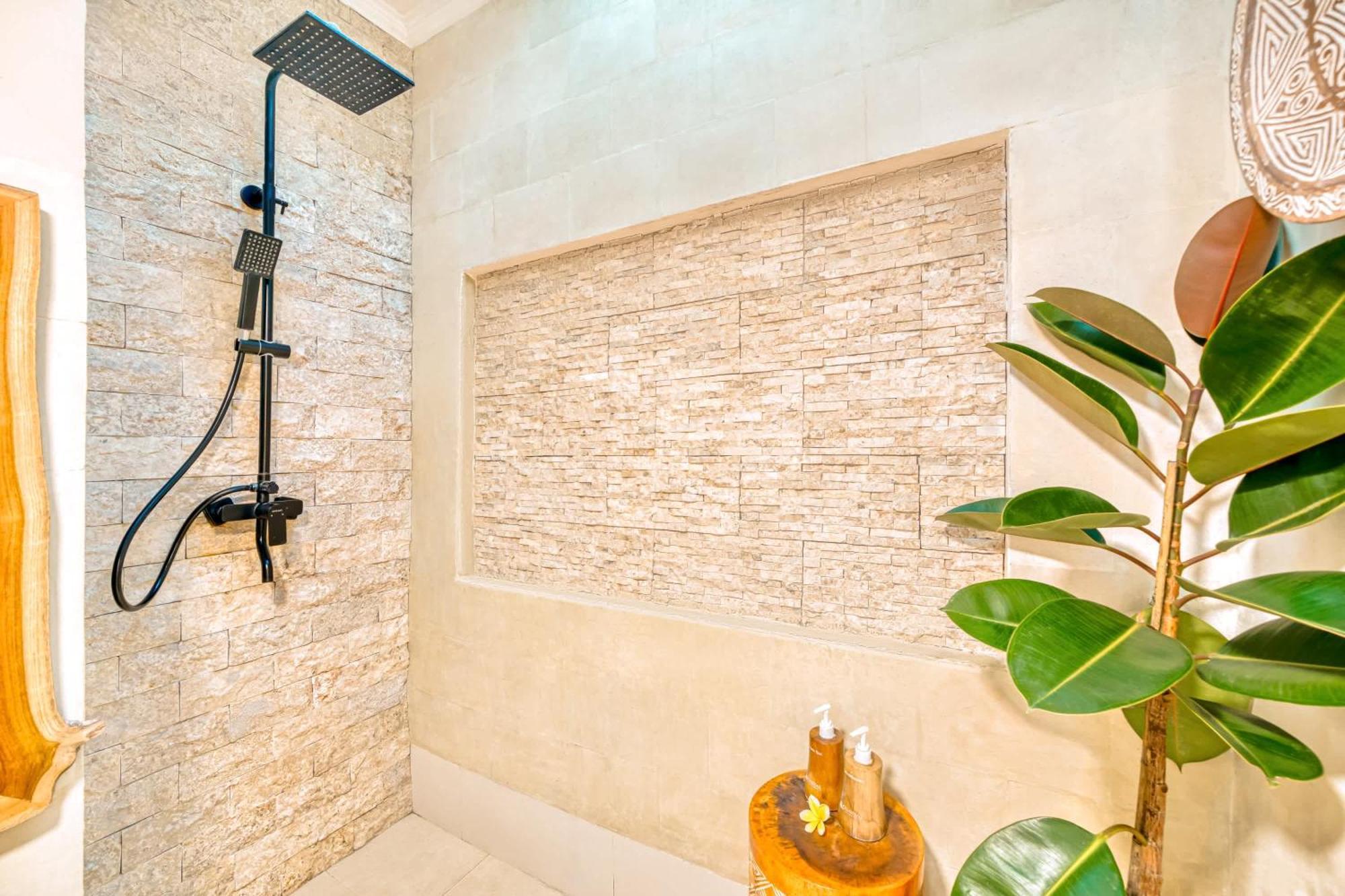 Villa Aurora - Private 6 Bdr In Seminyak, Prime Location, Pool & Garden Seminyak (Bali)