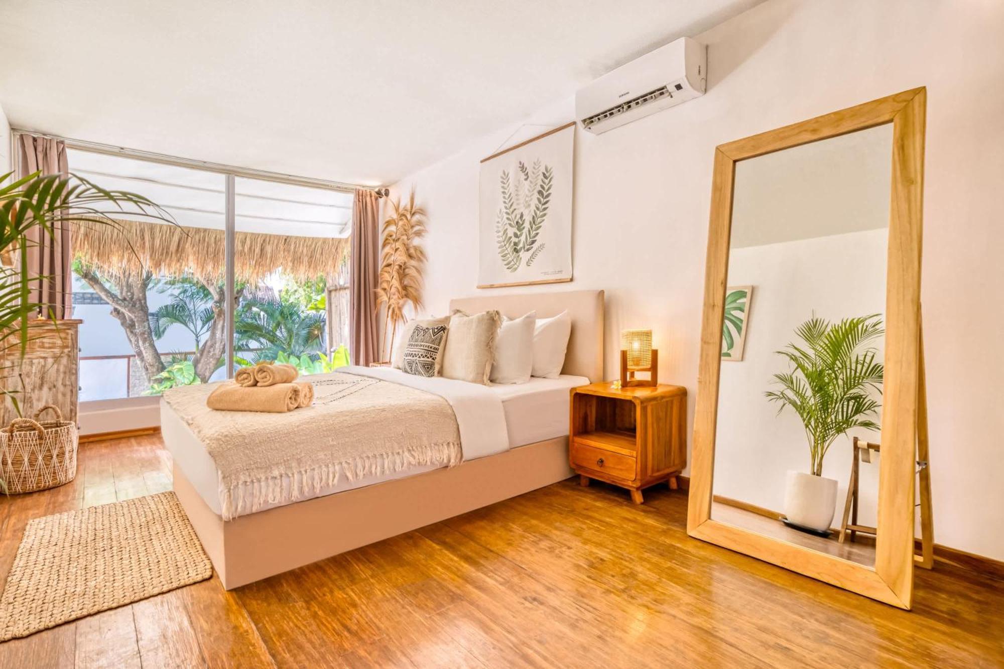 Aurora - Private 6 Bdr In Seminyak, Prime Location, Pool & Garden Villa *