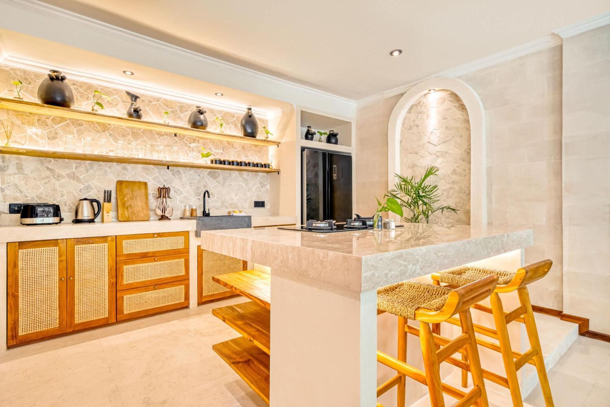 Aurora - Private 6 Bdr In Seminyak, Prime Location, Pool & Garden *