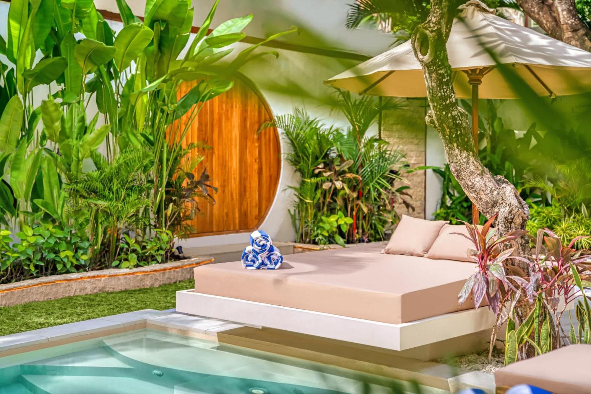 Aurora - Private 6 Bdr In Seminyak, Prime Location, Pool & Garden Villa *